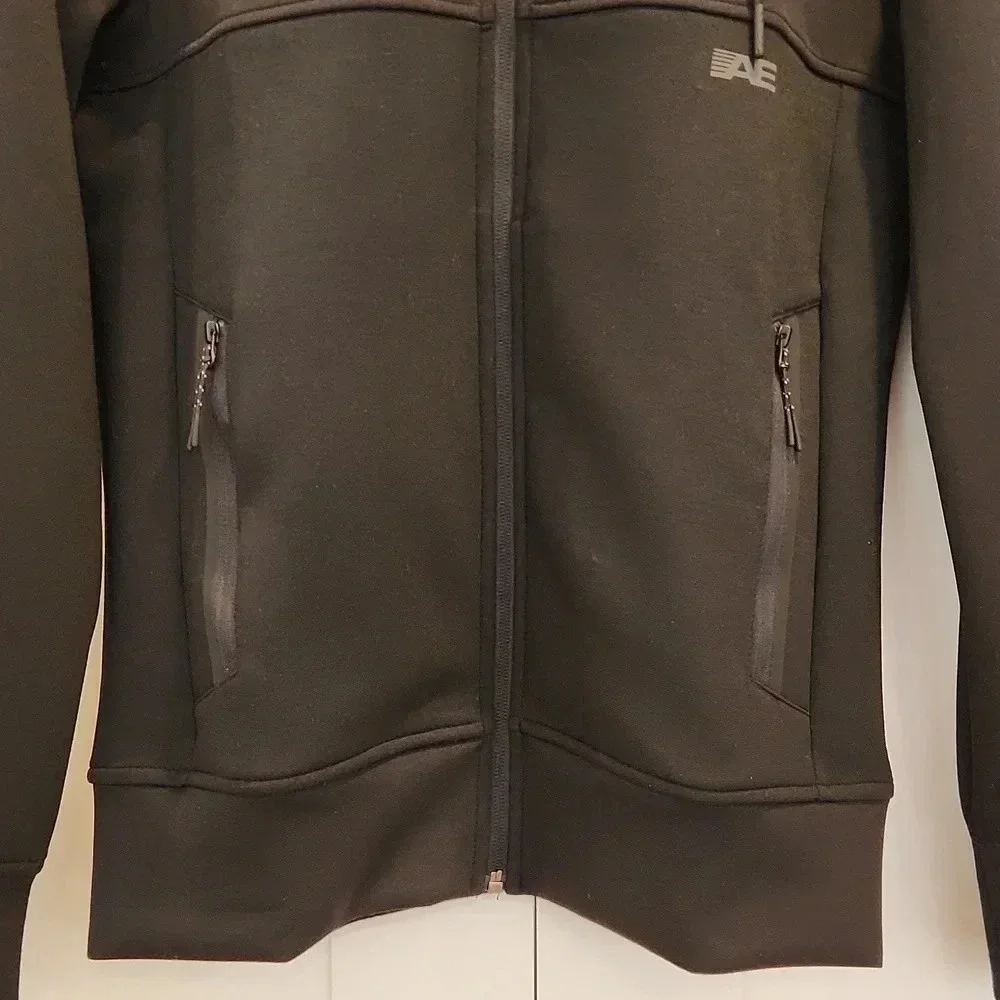 NWT || AMERICAN EAGLE || mens extra small hoodie (or a teens large)